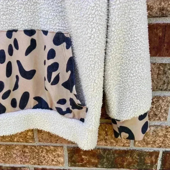 Womens Animal Print Pullover Top Size Small - Picture 4 of 6